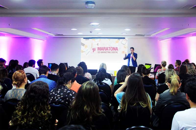 COLUNA DE SALTO ALTO - MARATONA DIGITAL, RAFAEL TERRA. CR�DITO ADRIANO ELLERT DIVULGA��O JC