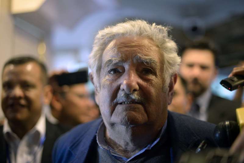 Mujica disse que aceitaria mediar o conflito na Venezuela se o Uruguai pedisse