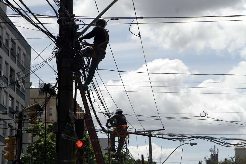 São 32 vagas de Eletricistas de Rede de Distribuição de Energia Elétrica para 17 cidades gaúchas