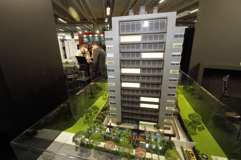 Expectativa de dar vazão 
a mais de 120 mil 
unidades que estão no estoque das construtoras