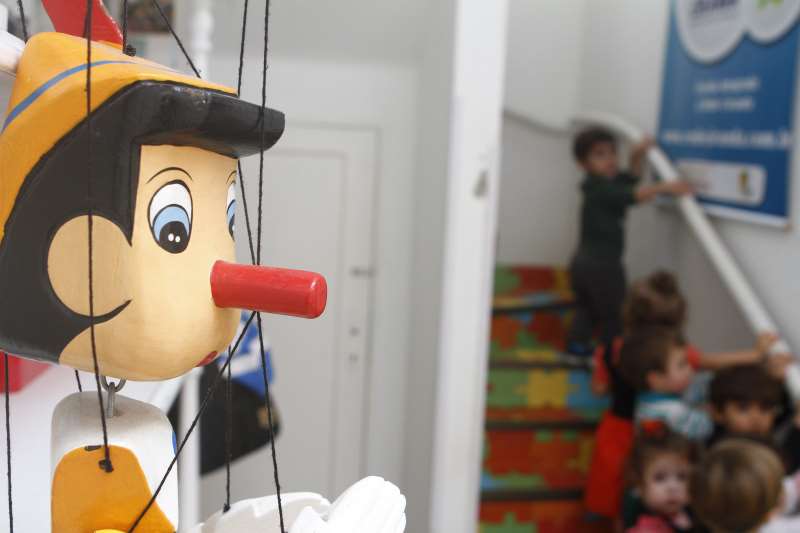 As creches, constitucionalmente, são de responsabilidade prioritária dos municípios