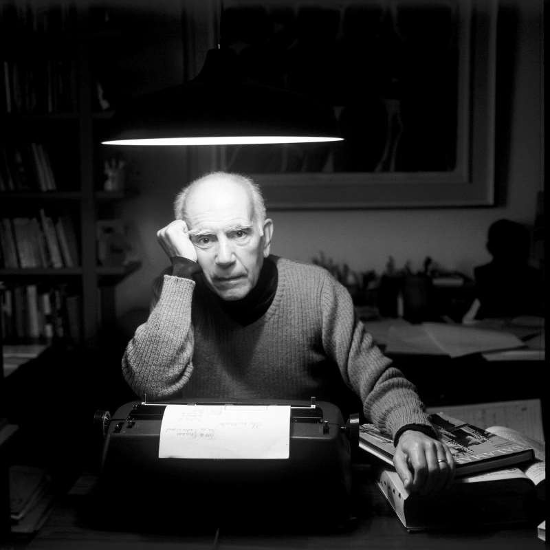 Autor utilizou-se da imprensa para preencher quadro histórico da sua trilogia