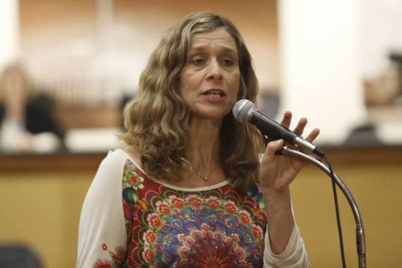 Para Sofia Cavedon (PT), ações de incentivo à equidade devem fazer parte do cotidiano estudantil