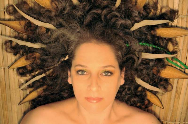 Cantora e compositora apresenta show virtual 'Pontos, rezas e milongas'