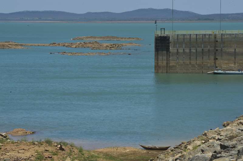  Problema começou em 2013, quando a seca passou a reduzir a capacidade de geração das hidrelétricas