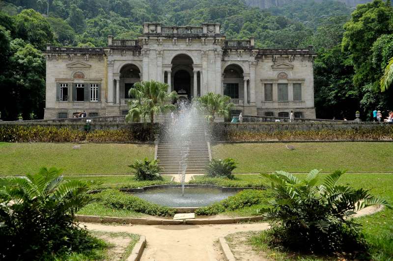 Depois da passagem polêmica por Porto Alegre, mostra deve acontecer no Parque Lage