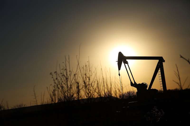 O barril de petróleo do Brent para o agosto recuou 1,51% (US$ 1,69), a US$ 110,05 o barril, na ICE