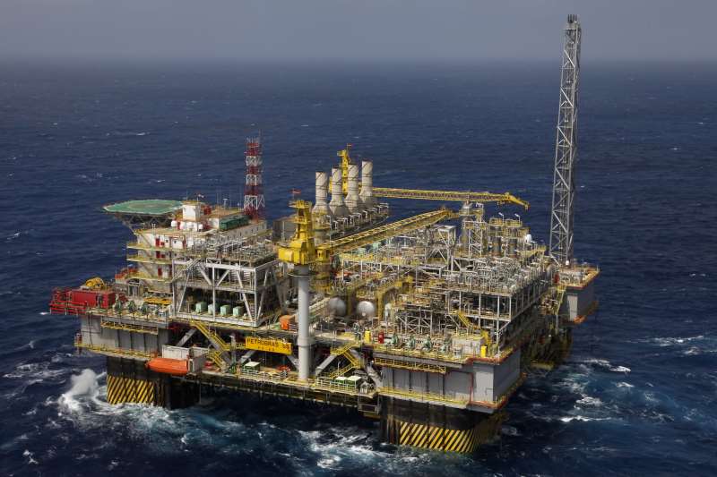 O petróleo WTI para janeiro fechou em alta de 1,43%, a US$ 55,96 o barril, na Nymex