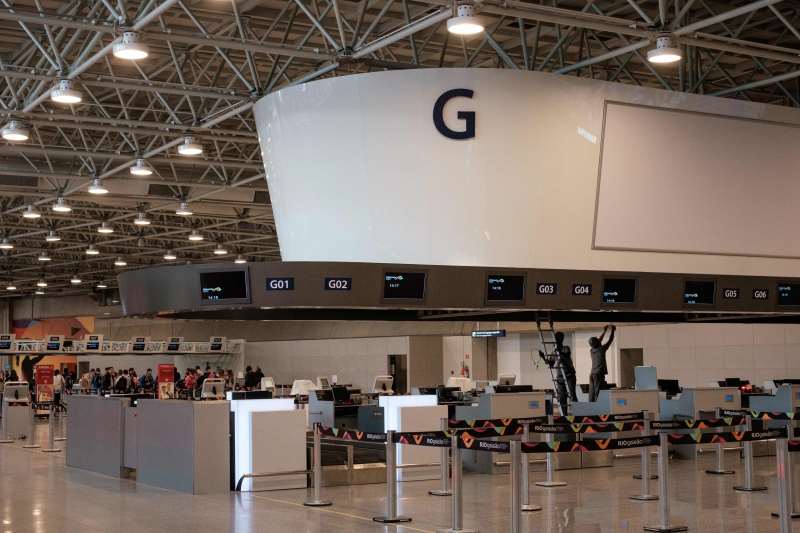 Aeroportos tiveram redução de 98% no fluxo de passageiros desde março, com o início do isolamento  