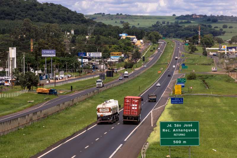 Estudo traz série de exemplos que podem ajudar a melhorar o programa rodoviário brasileiro