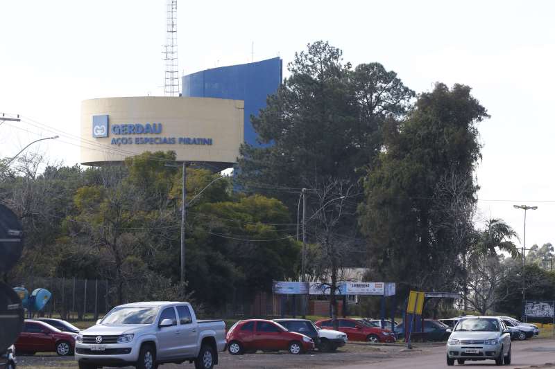 Layoff deve atingir um terço dos cerca de 700 funcionários da Aços Finos Piratini, diz sindicato