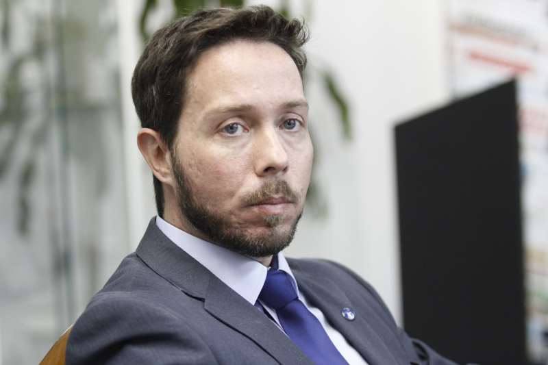 Rodrigo Trindade aponta dificuldade em se cumprir leis no Brasil sem judicialização