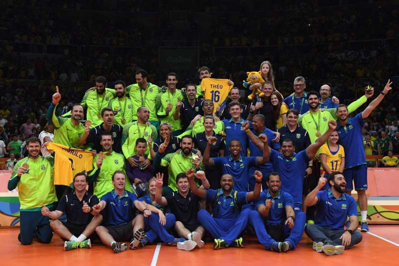 Ouro na Rio 2016, o vôlei masculino do Brasil vai brigar no Japão