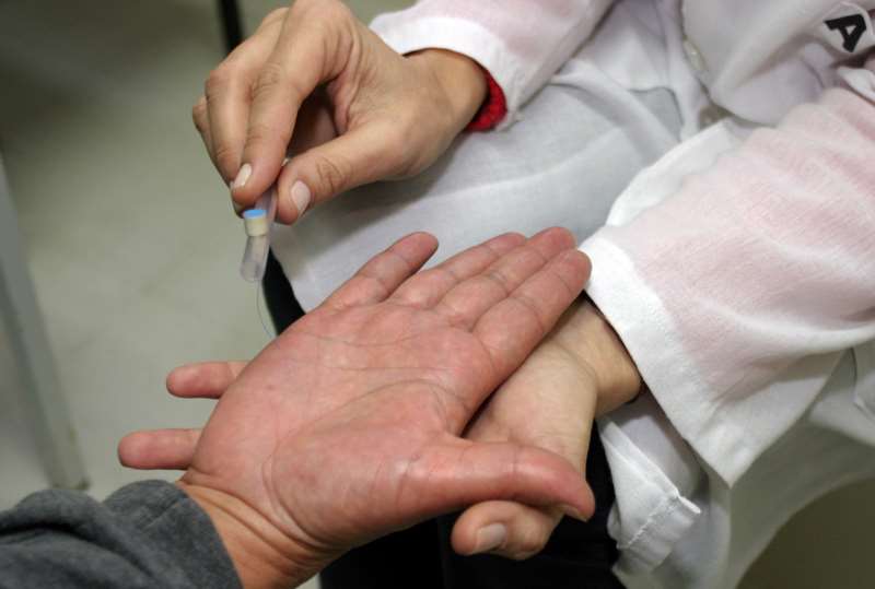 A doença, que atinge em torno de 27 mil pessoas por ano no Brasil, pode ser tratada com antibióticos