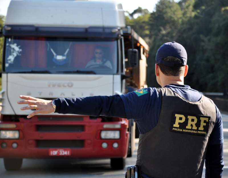 Salário é de R$ 9.473,57 para jornada de 40 horas semanais