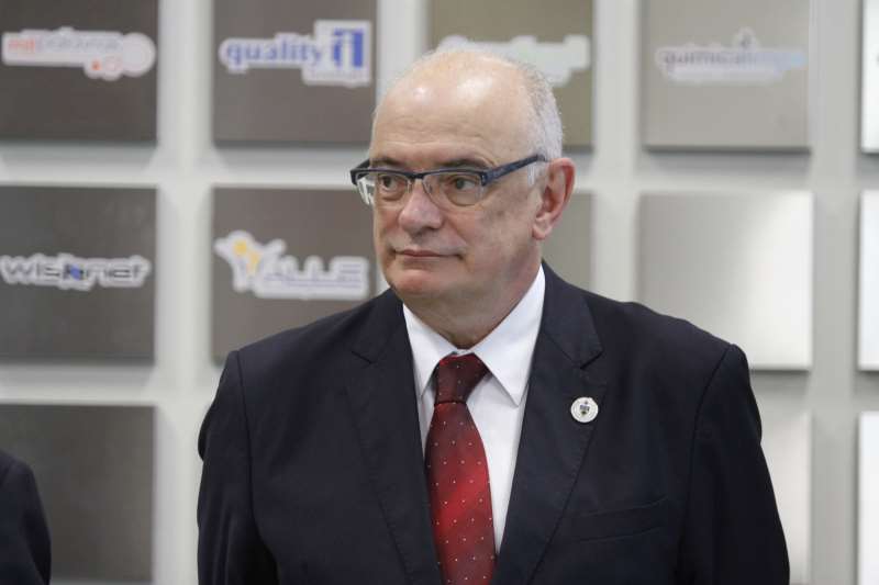 Reitor diz que a prioridade da administração é o pagamento de terceirizados 