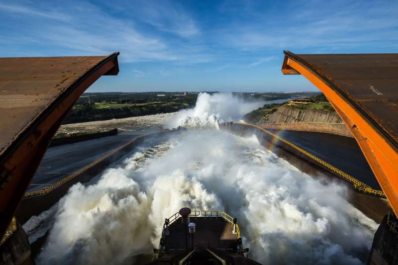 Baixo custo e facilidade de estocagem ainda favorecem as hidrelétricas