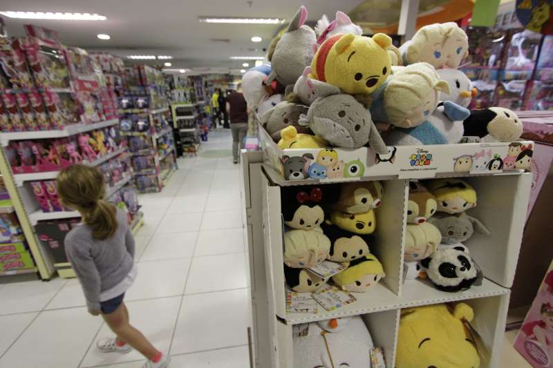 Brinquedos, vestuário, calçados, jogos e eletrônicos estão entre os itens que devem ser comprados  