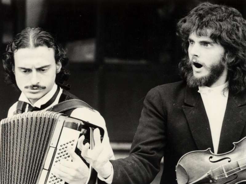 Comédia musical Tangos & Tragédias começou no Espaço do IAB