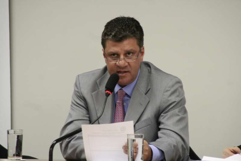 Deputado é acusado de enriquecimento ilícito ao receber propina de cartel que atuava na Petrobras