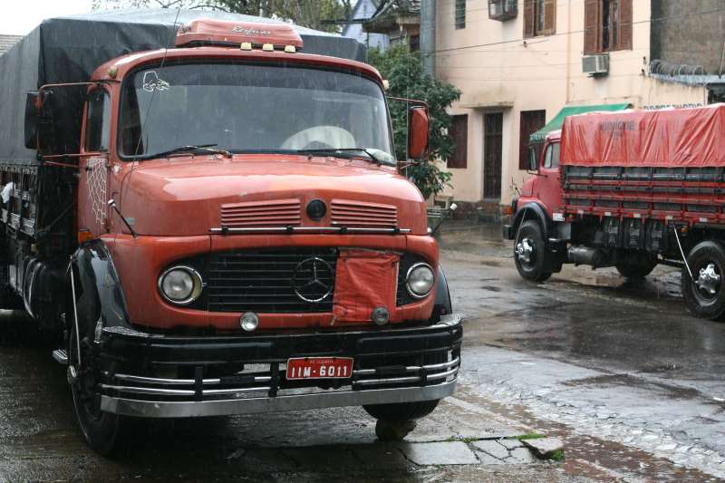  O modal rodoviário responde por cerca de 85% da carga transportada no Estado, o que torna a economia gaúcha especialmente vulnerável a aumentos no diesel e a mudanças regulatórias no setor