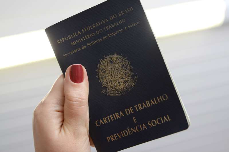 O valor atual do piso é de R$ 1.100 por mês