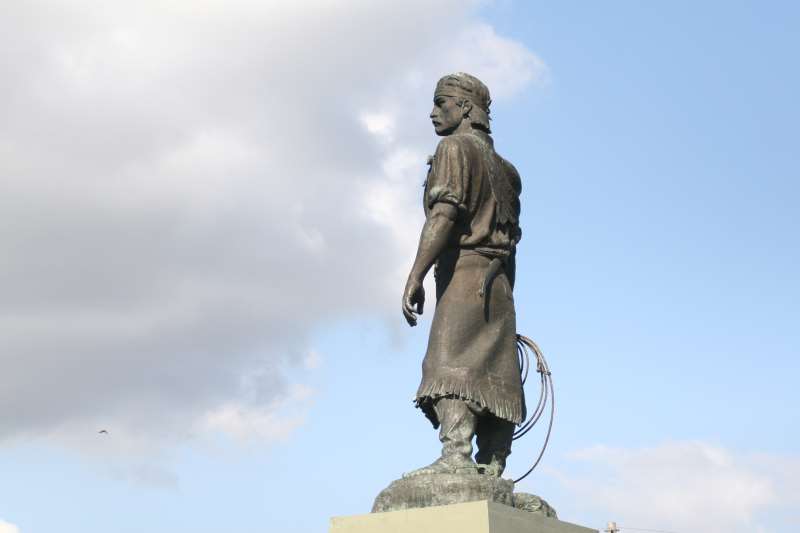 Especialista francês fará os reparos na estátua símbolo de Porto Alegre 