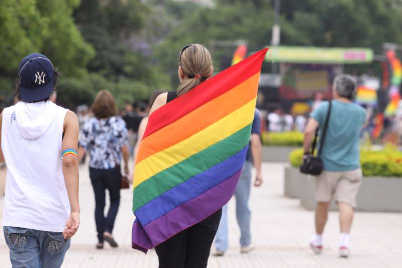 Enquanto 15% dos cisgêneros heterossexuais sofrem de depressão, índice entre LGBTQA+ é de 27%