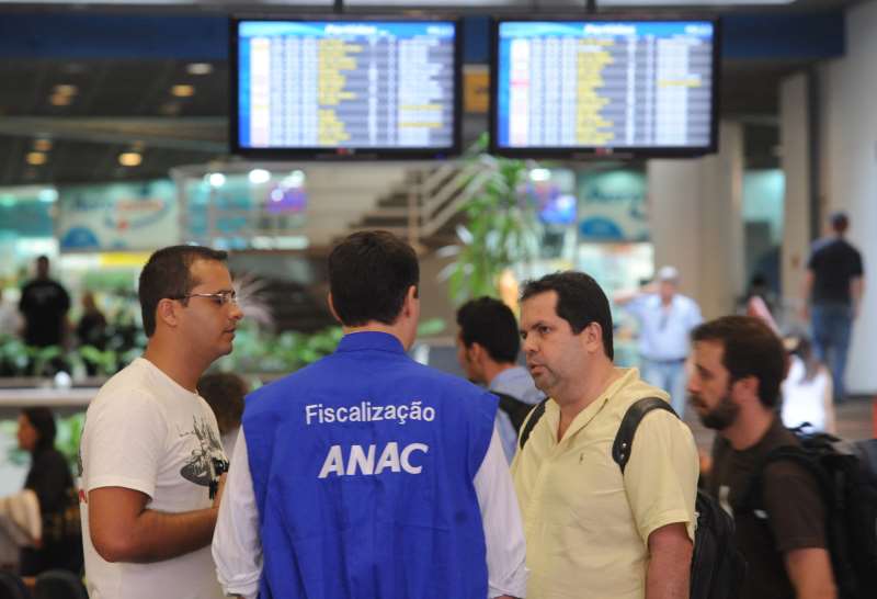 Apoio é prestado por profissionais terceirizados em vários terminais, inclusive em Porto Alegre 