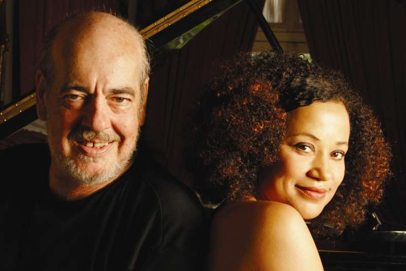 Show em parceria com a cantora Virgínia Rosa rendeu um dos últimos CDs, Voz e Piano