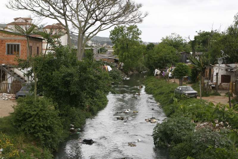Brasil tem mais de 100 milhões de pessoas sem acesso a esgoto tratado