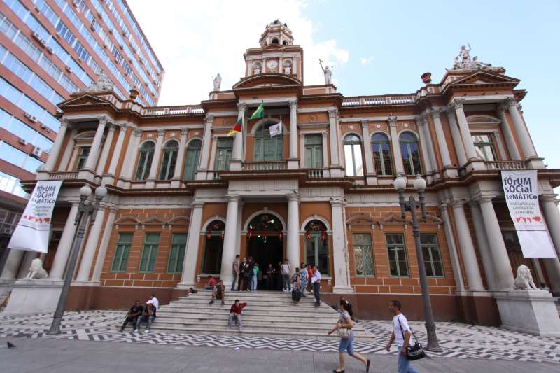 Prefeitura de Porto Alegre está alterando a rotina de atendimento de vários serviços