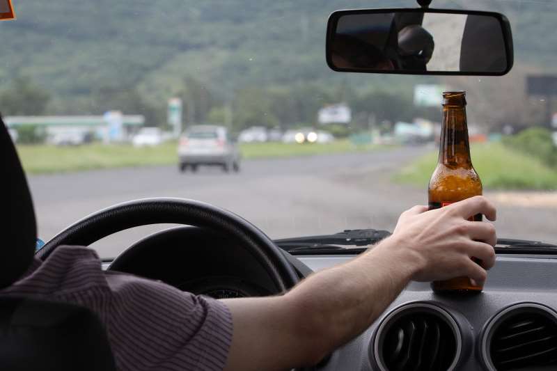 Duas em cada 10 pessoas entrevistadas admitiram a ingestão excessiva de bebida alcoólica