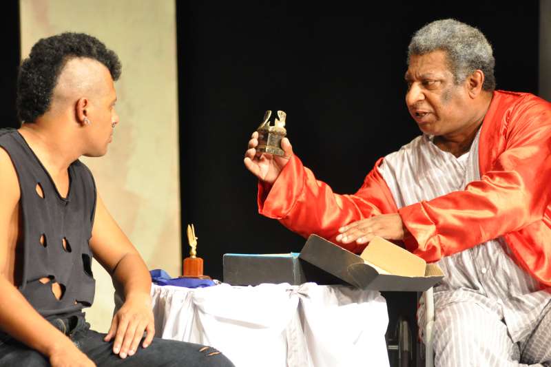 Artista veterano contracenou com o jovem ator Paulo Rodríguez na montagem O coração de um boxeador, em 2012