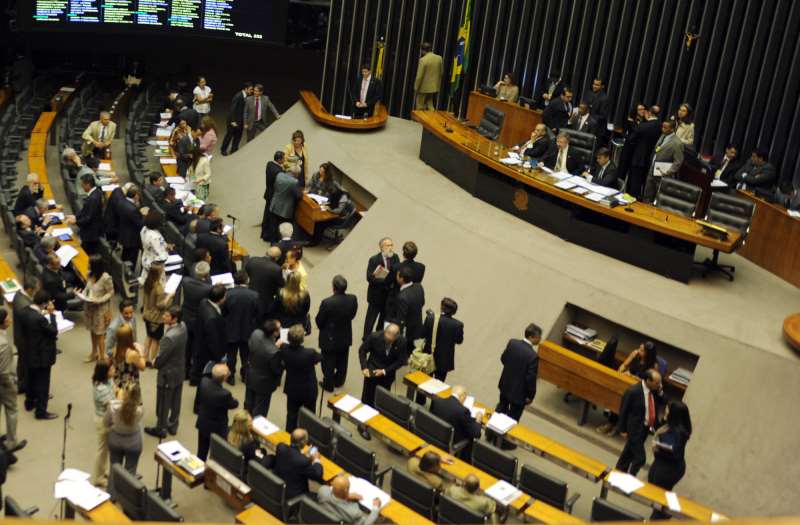 Câmara aprova reajuste de 24% para servidores federais do Judiciário