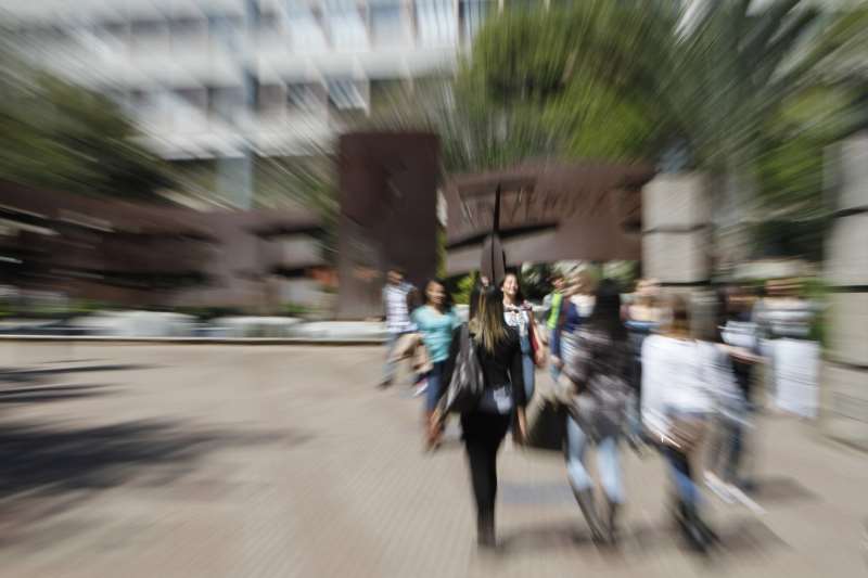 Avanço do coronavírus vem gerando mudança nas atividades e no calendário de diversas instituições