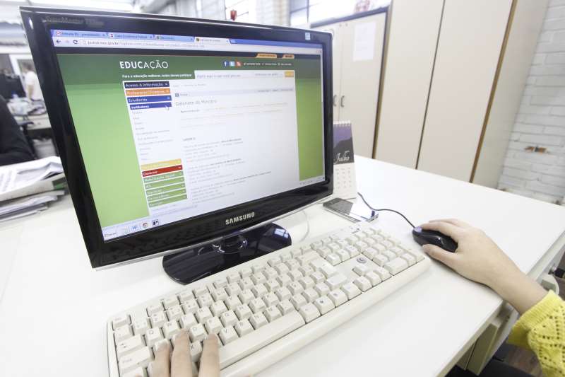 Vista com desconfiança, cursos de educação a distância registram índices de evasão elevados