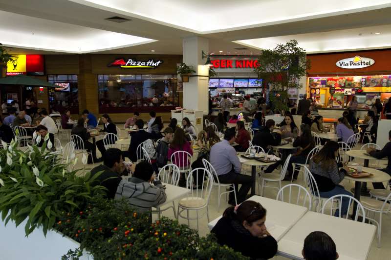 CADERNO DIA DO COM&Eacute;RCIO 2013. MAT&Eacute;RIA SOBRE FRANQUIAS. NA FOTO O PRAIA DE BELAS SHOPPING. Foto: MARCOS NAGELSTEIN/JC