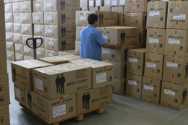 CADERNO EMPRESAS & NEG�CIOS

PROBLEMAS DE EXPORTA��O NO MERCOSUL.

NA FOTO: EXPEDI��O E DEP�SITO DO GRUPO PRIORITY, DETENTOR DAS MARCAS  WEST COAST E CRAVO CANELA NA CIDADE DE IVOTI - RS. O LOCAL ESTA CHEIO DE PRODUTOS (CAL�ADOS) A ESPERA DE LIBERA��O PARA EXPORTA��O PARA A ARGENTINA.