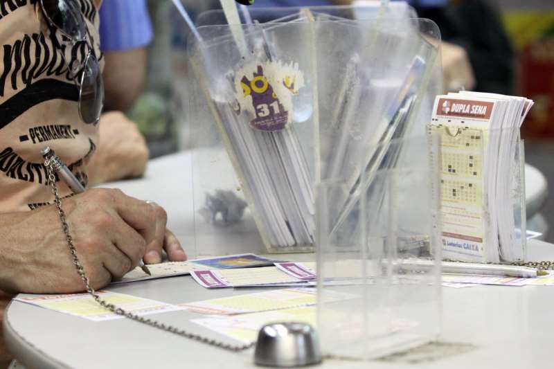 A Mega-Sena continua liderando as vendas de apostas, com R$ 456,7 milhões