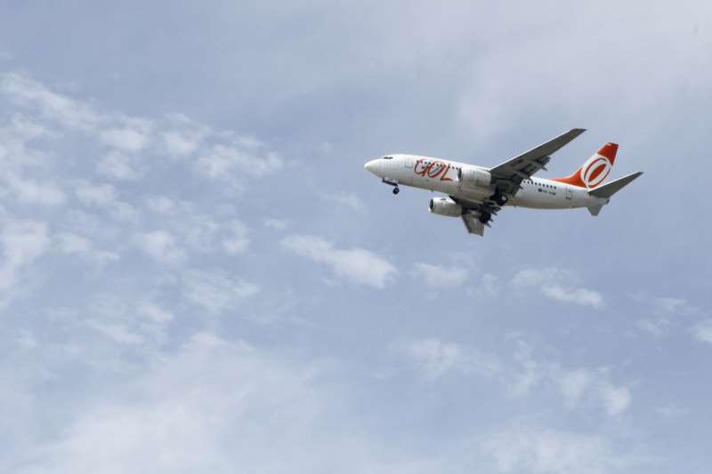 Empresa disponibilizará pacotes de serviços de internet dentro das aeronaves