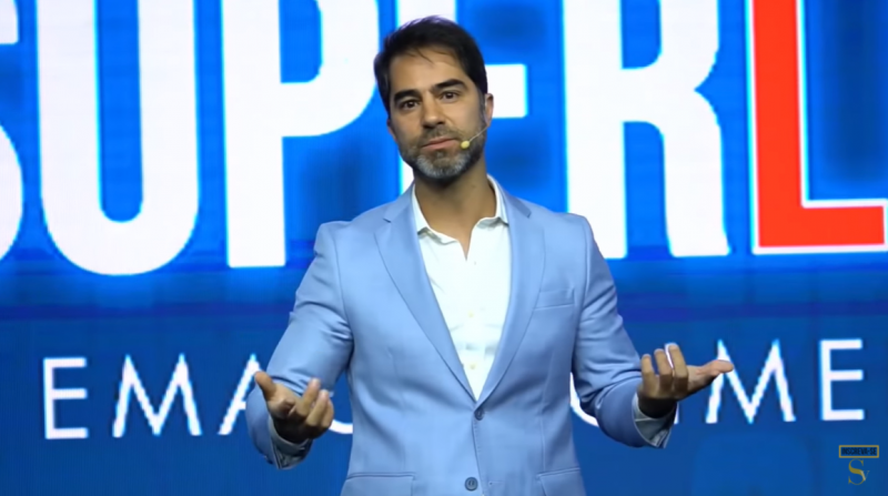 Lei no país prevê multas ou pena de seis meses a três anos de prisão