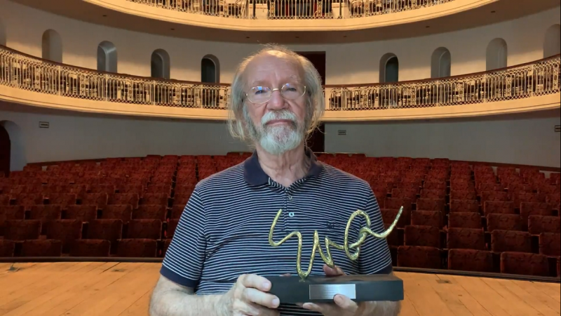 Figura histórica no teatro gaúcho e brasileiro, Luiz Paulo Vasconcellos recebe homenagens pelos 80 anos de vida no Theatro São Pedro