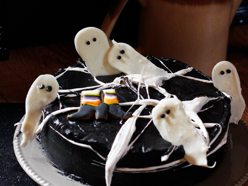 Bolo temático para o Halloween do Rocambolo Atelier Foto: ROCAMBOLO ATELIER/REPRODUÇÃO/JC