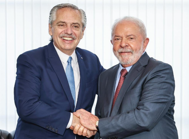 Ambos assinaram um artigo ontem no jornal argentino Perfil com o anúncio da medida