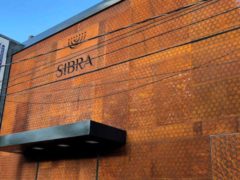 Sinagoga da Sociedade Israelita Brasileira de Beneficência e Cultura (Sibra) foi fundada em 1936, em Porto Alegre, por imigrantes judeu-alemães