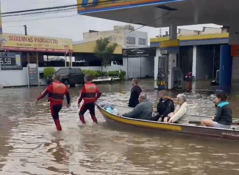 Água do Rio Gravataí avança rapidamente no município de Cachoeirinha