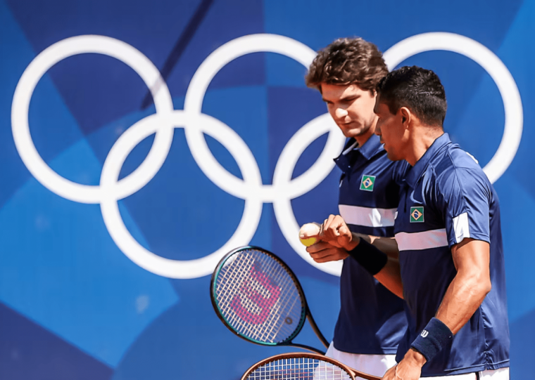 Eles foram eliminados pelos favoritos americanos Austin Krajicek e Ram Rajeev