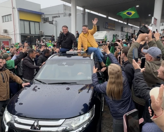 Bolsonaro encerra agenda no RS para fortalecer campanhas do PL