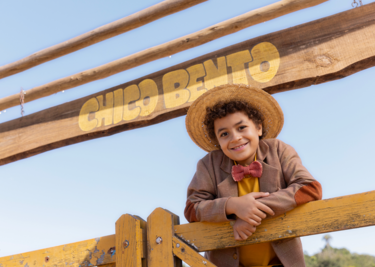 O filme já está em cartaz e narra a profunda relação de Chico com sua querida goiabeira